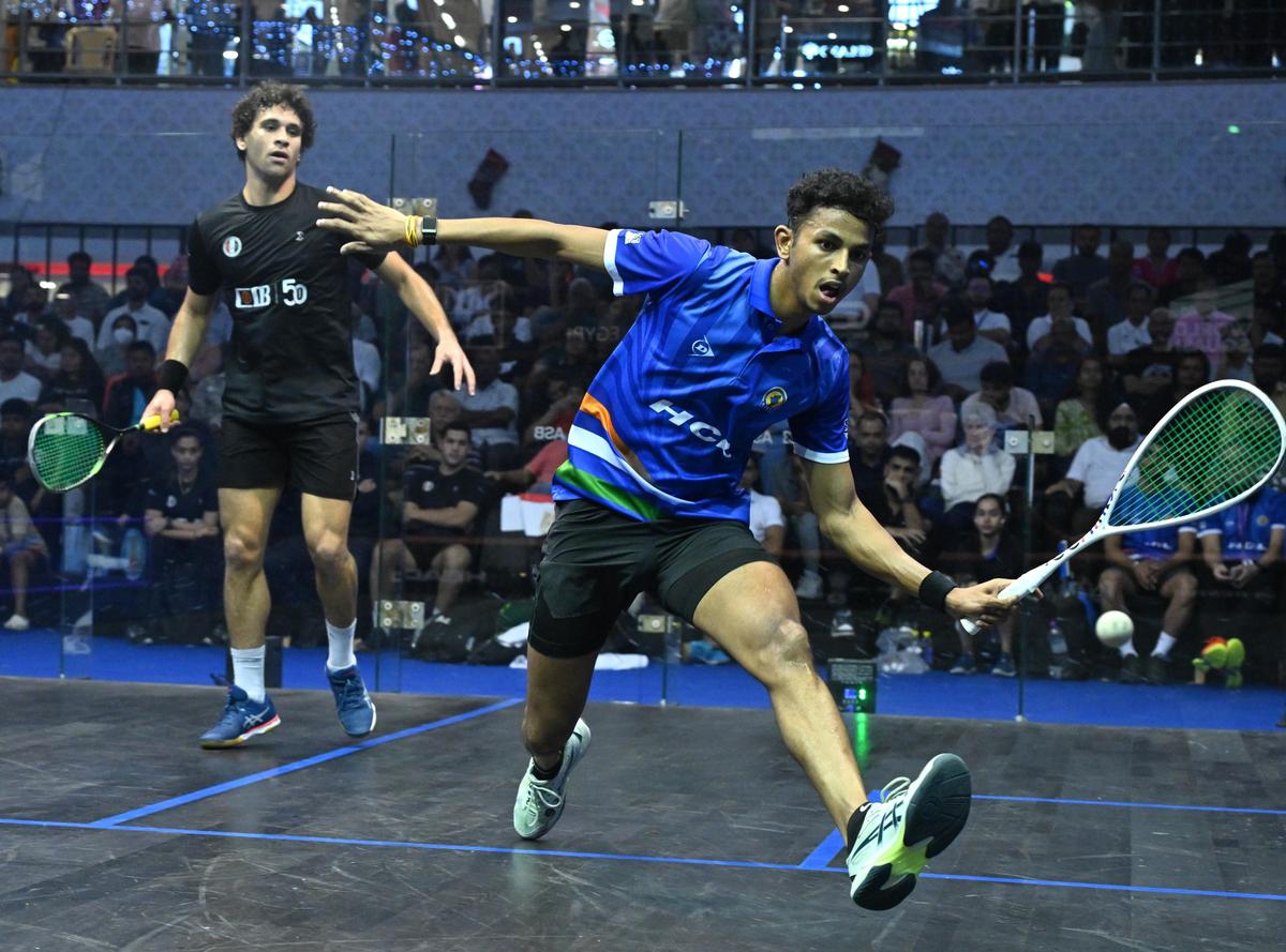 Velavan Senthilkumar berhasil mengalahkan Ibrahim Elkabbani untuk membawa India memimpin. 