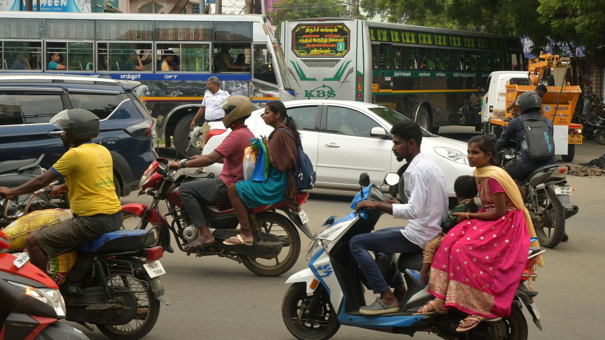 Traffic bottlenecks near school zone irks road users in Tiruchi