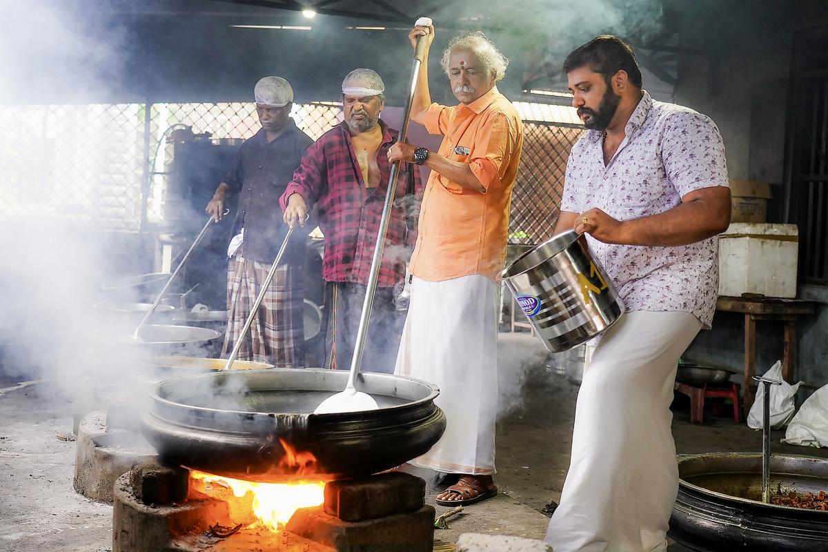 Anish A (extreme right) with his father Anilkumar PG, who started Anil Brothers at Omalloor, Pathanamthitta