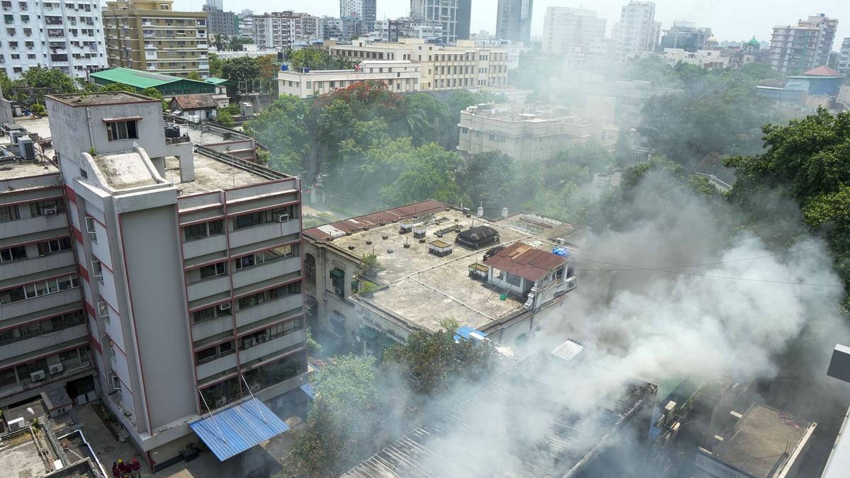 kolkMassive blaze breaks out in restaurant in Kolkata’s Park Street