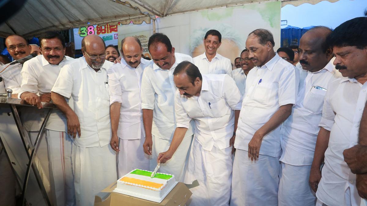 Vizhinjam project was UDF’s dream child, says Satheesan