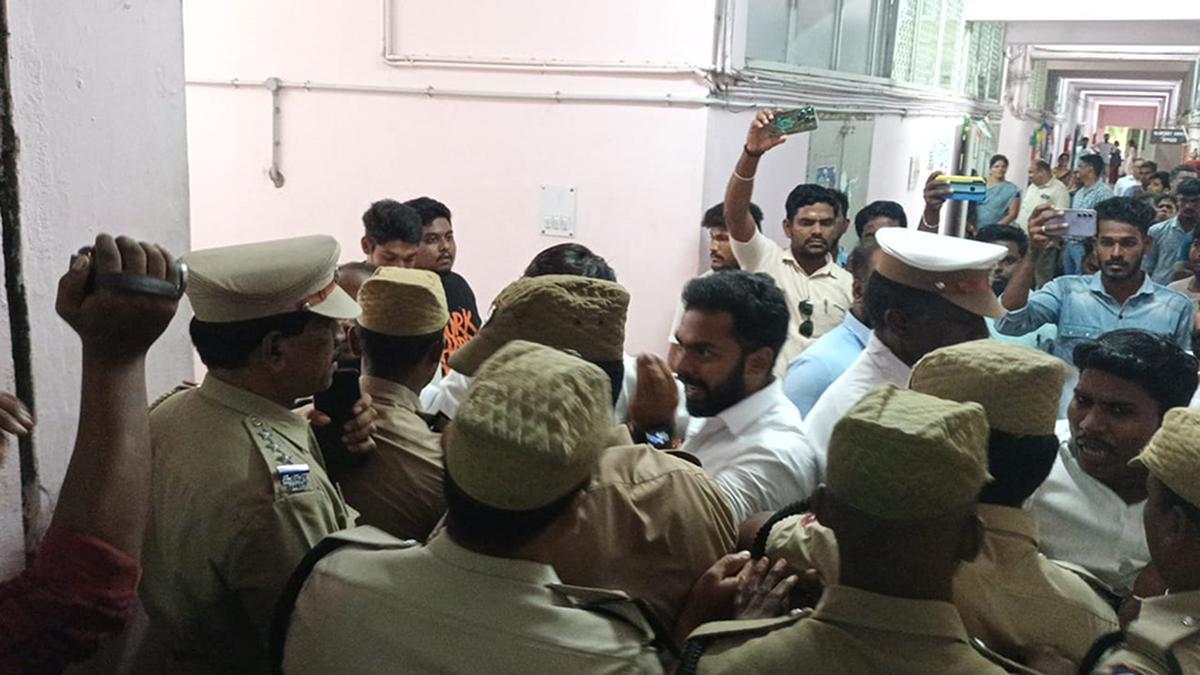 Perambalur Collectorate scuffle | 12, including members of DMK, arrested