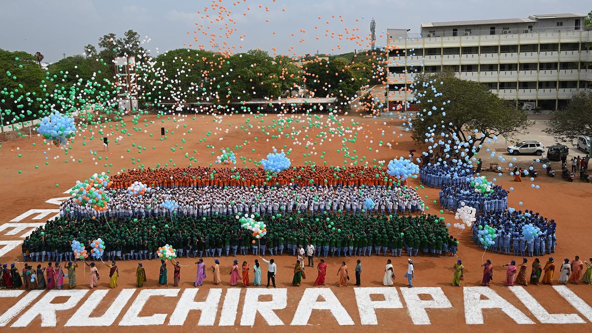 Students release 5,000 helium balloons pitching for 100% voter turnout in Tiruchi