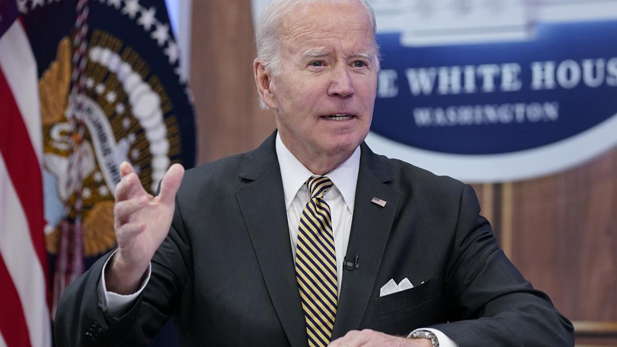 Ahead of elections, Biden announces steps to reduce gas prices in U.S.