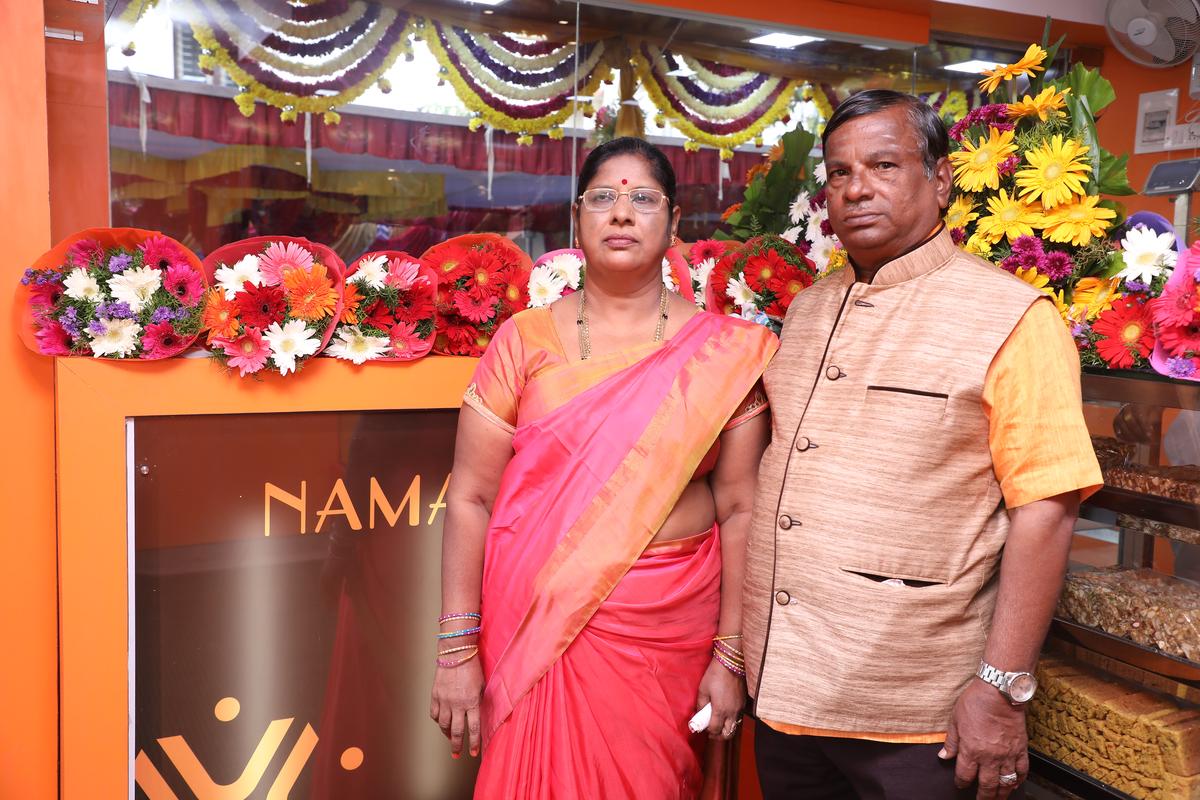 Basavaraj Aiholli and wife 