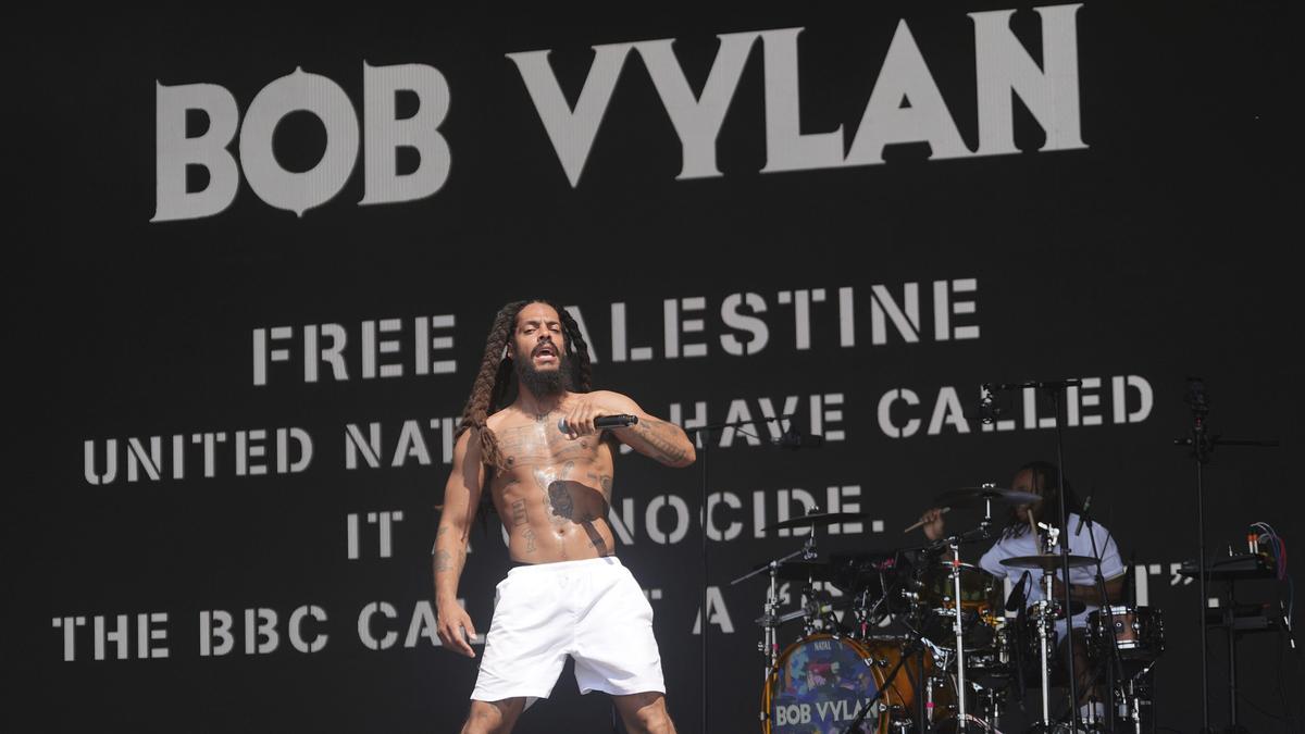 U.K. police reviewing rapper Bobby Vylan’s anti-IDF comments at Glastonbury Festival
