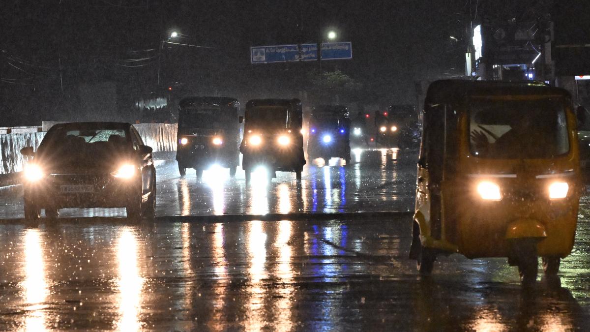 Heavy rain with thunder in Madurai