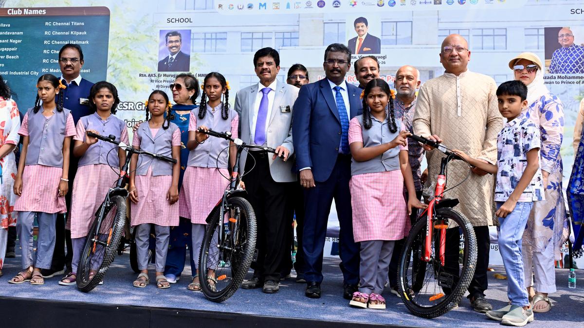 Rotary Club gives 425 free bicycles to Corporation school students