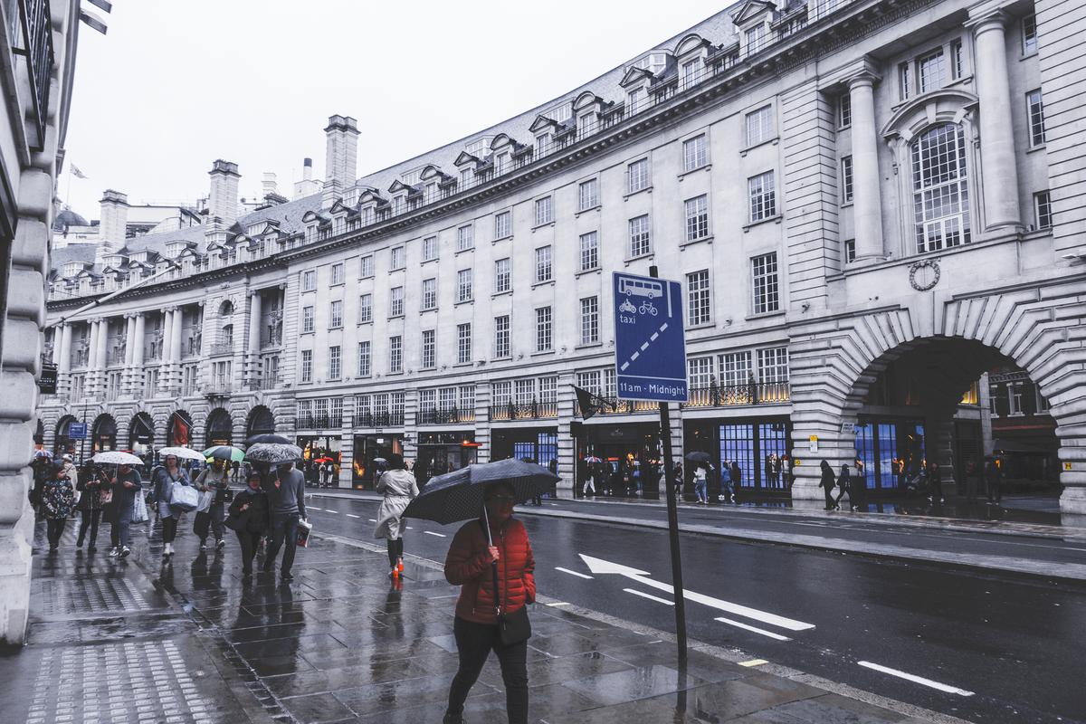 Muted colour tones in cold and rainy London.