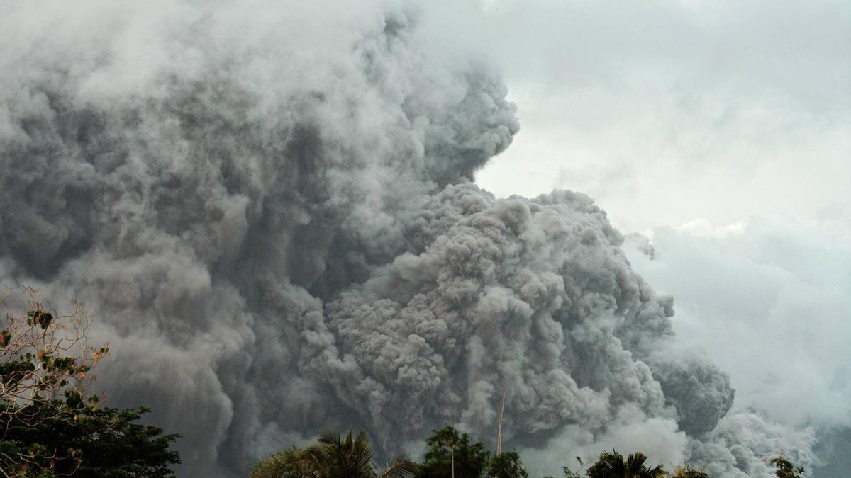 More than 300 families evacuate in Philippines due to ashfall from volcano