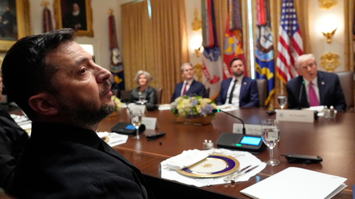https://th-i.thgim.com/public/incoming/zbvmgv/article70177092.ece/alternates/LANDSCAPE_1200/Trump_Zelenskyy_00380.jpg