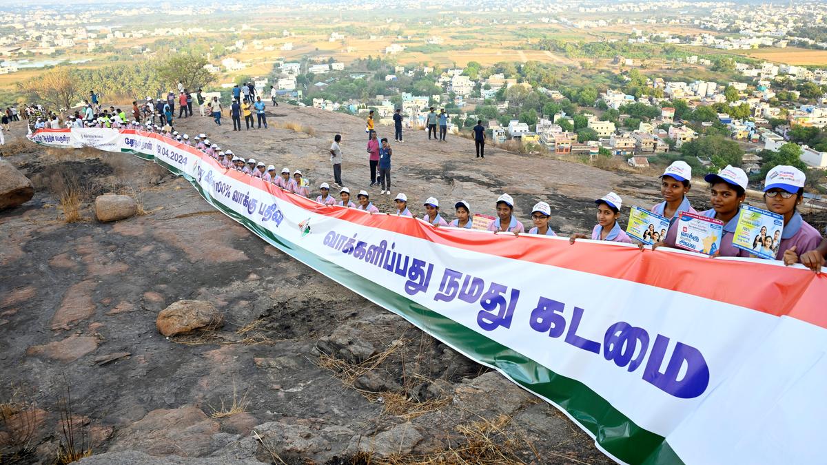 Govt. officials, students spread poll awareness from Yanaimalai