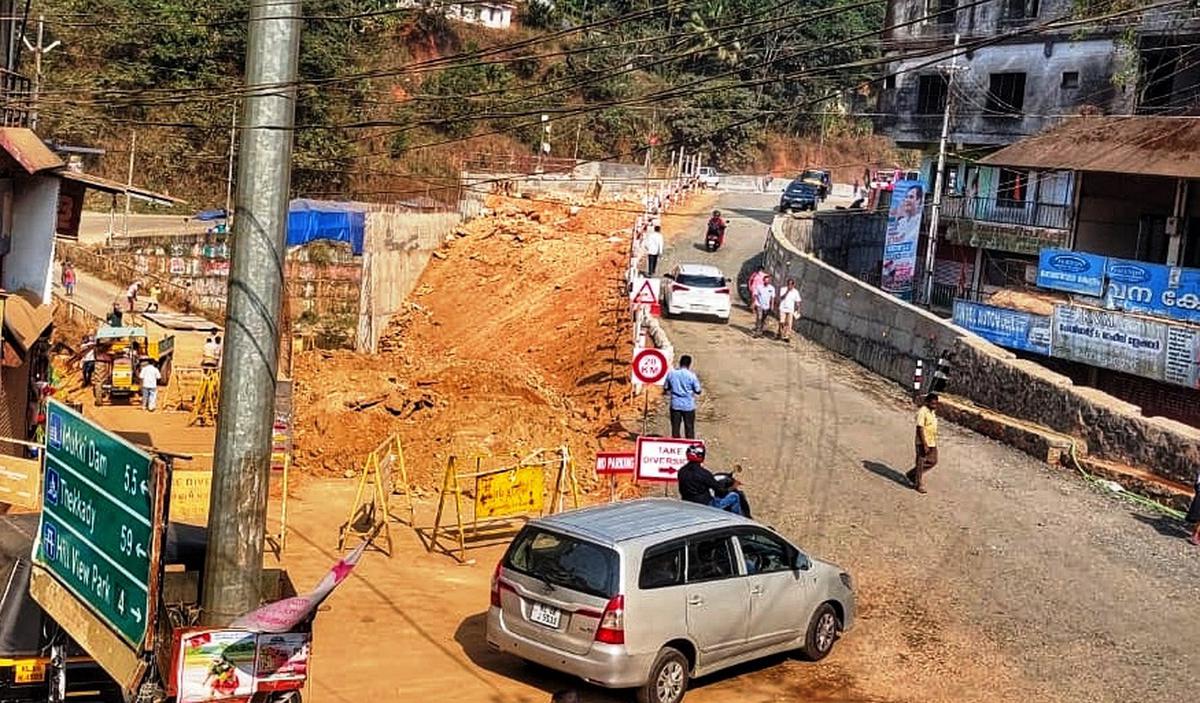 The traffic along the old bridge has been diverted to the new bridge at Cheruthoni in Idukki 
