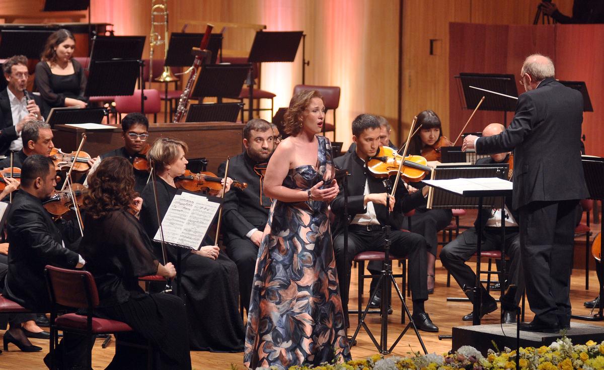 Soprano Sasha Cooke performing during SOI Spring 2024 Season conducted by conductor Martyn Brabbins at Jamshed Bhabha Theatre, NCPA 