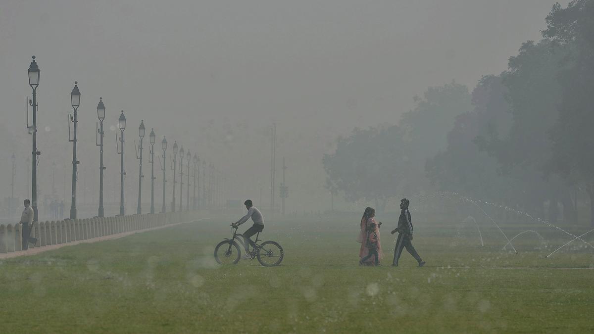 Delhi air quality remains 'severe' for fourth consecutive day; AQI at 407