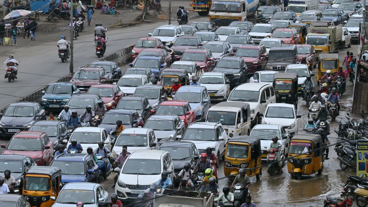 Choked roads highlight the need for Tambaram-Velachery link