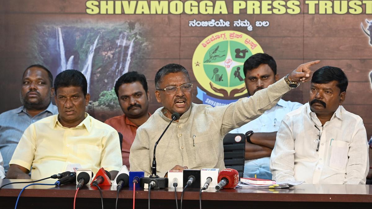 Ugrappa urges CM Siddaramaiah to take all-party delegation to Centre on inclusion of reservation act in Ninth Schedule