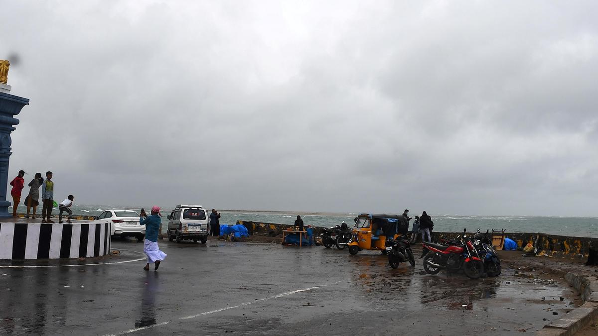 Soon, visitors may not able to go to Arichalmunai in own vehicles