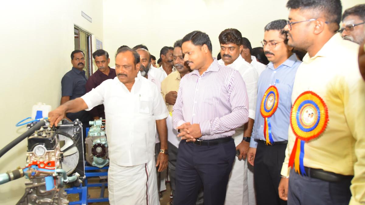 Labour Minister inaugurates ITI at Kamuthi