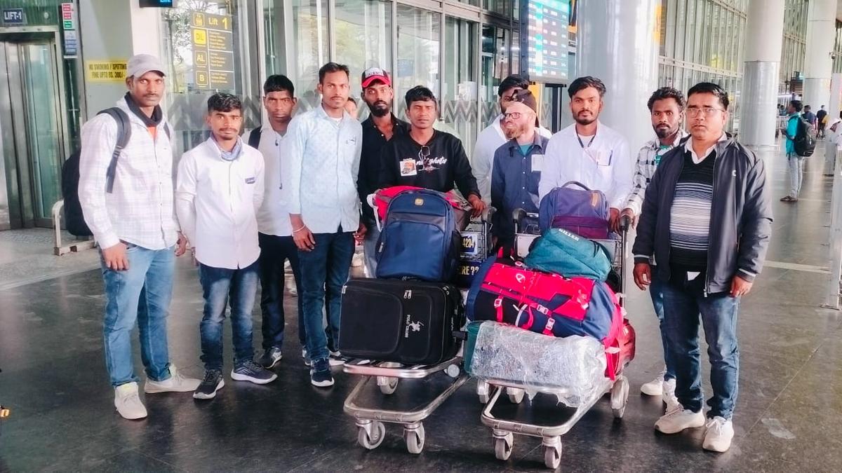 Eleven migrants workers stranded in Dubai returns to Jharkhand; three wish to stay back