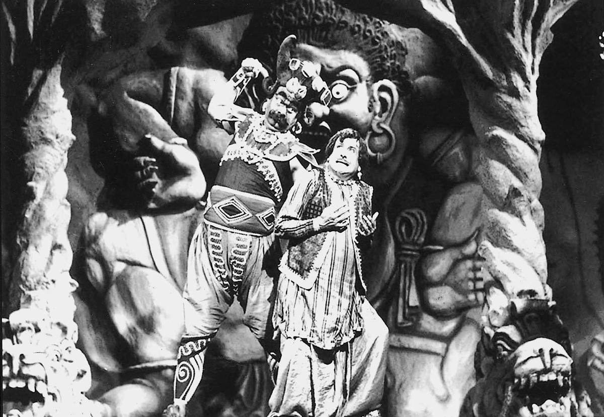 Vedhala Ulgam (1948), produced under the AVM banner, was the first film to be shot at AVM Studio. 