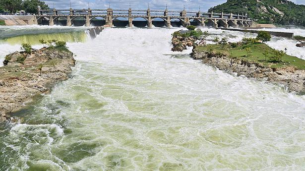 Inflow into Mettur dam increases to 90,000 cusecs