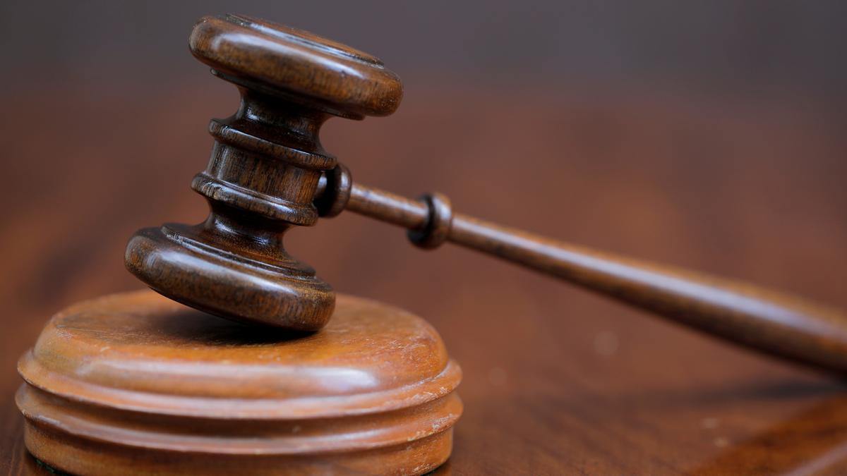 HC asks woman to give her estranged husband the child’s custody