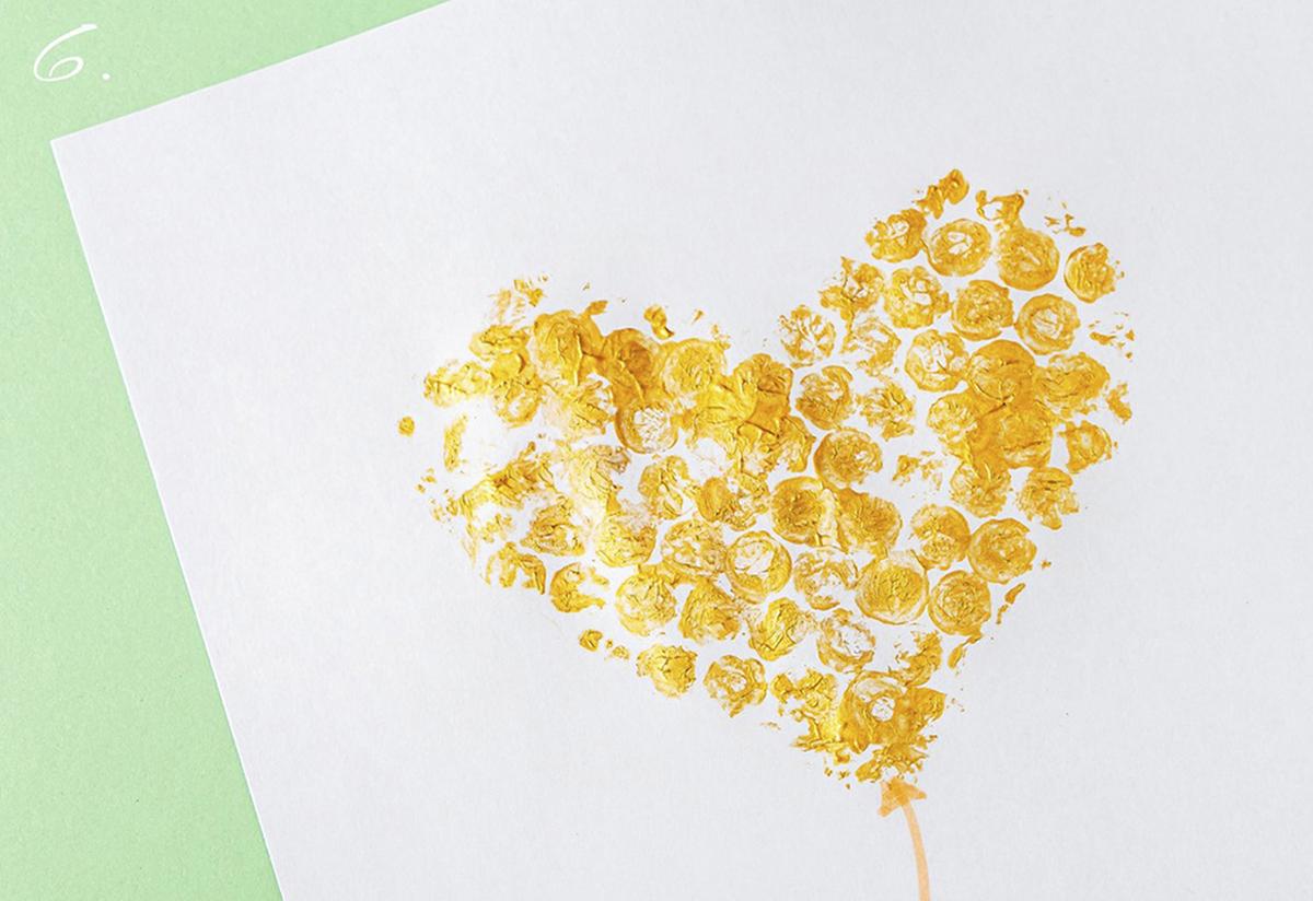 Bubble wrap also can be used in arts and crafts. Bubble wrap also can be used in arts and crafts.