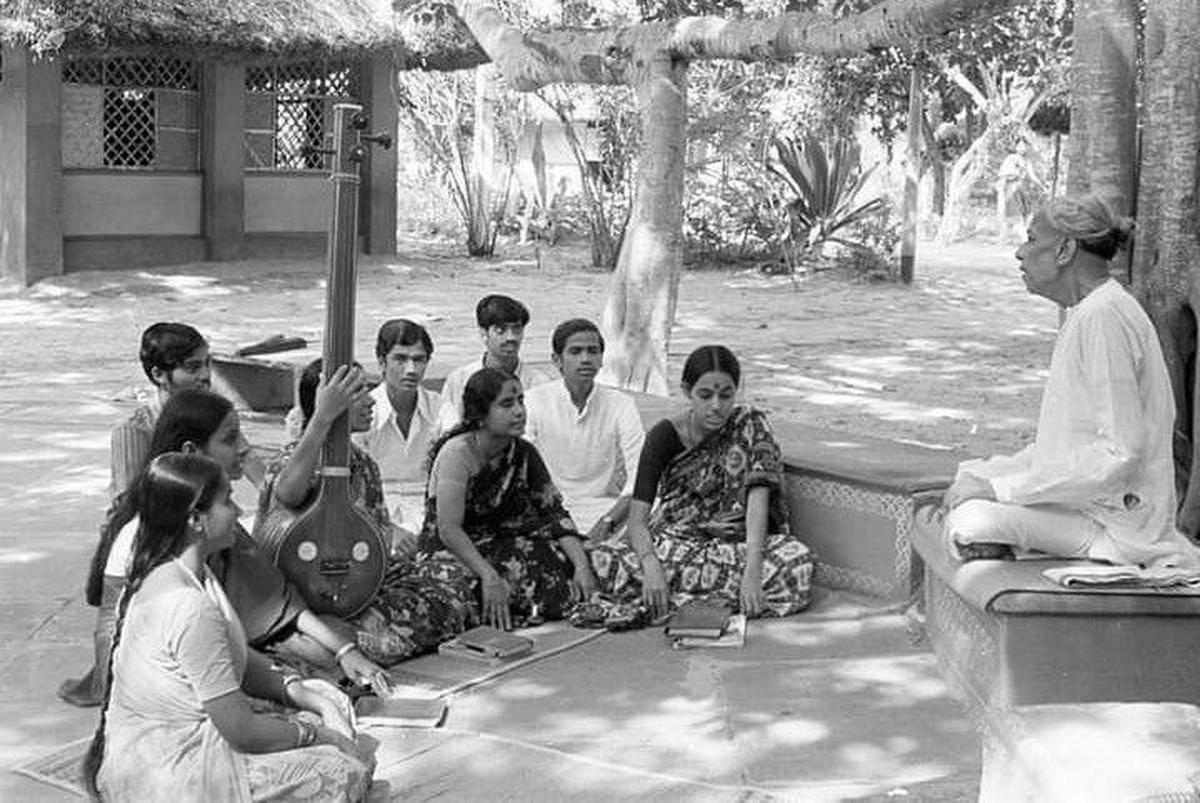 M.D. Ramanathan conducting a music class at Kalakshetra.