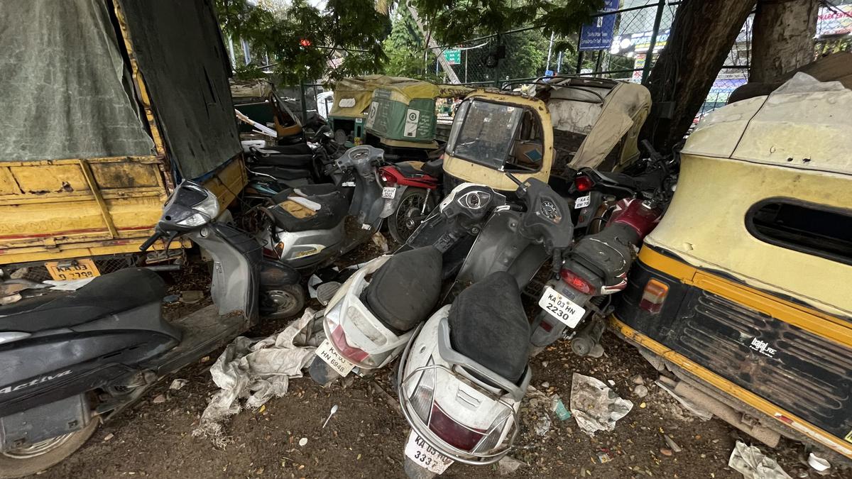 MLAs demand end to parking of old vehicles in government offices and police stations in Karnataka