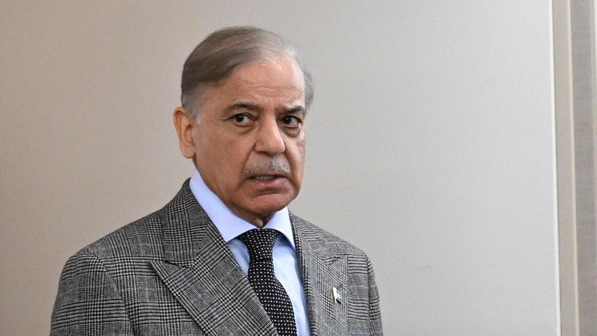 Pakistan PM cancels trip to Russia over regional clashes