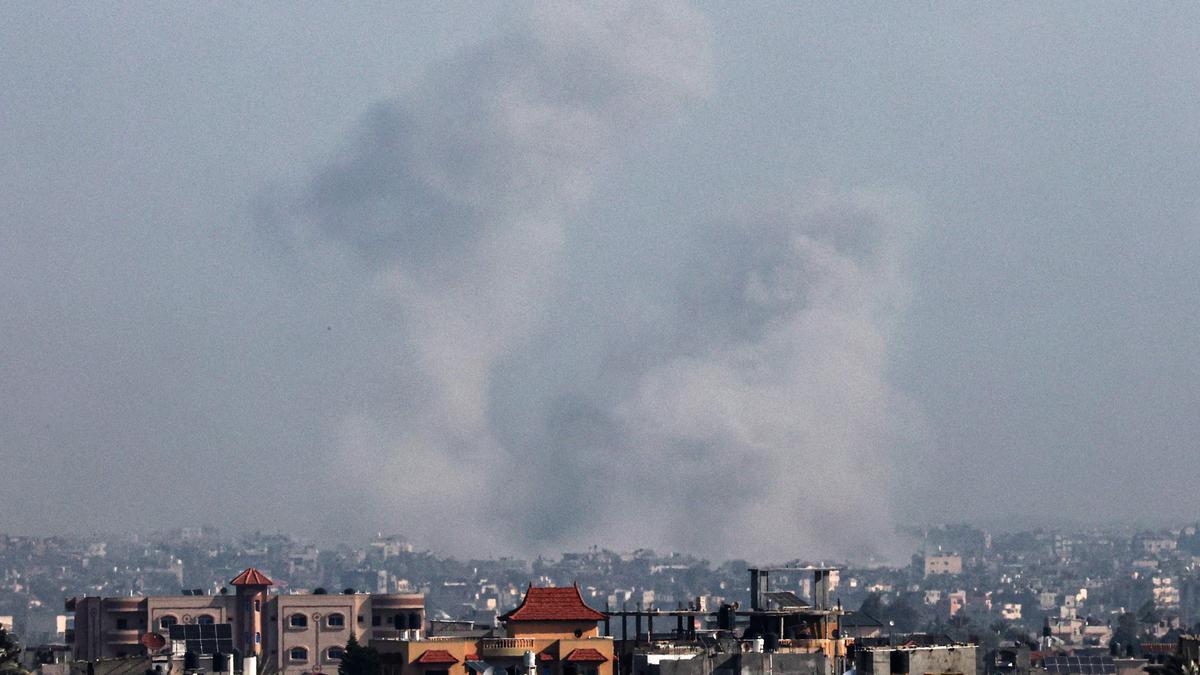 Israel strikes south, central Gaza, as war enters 100th day