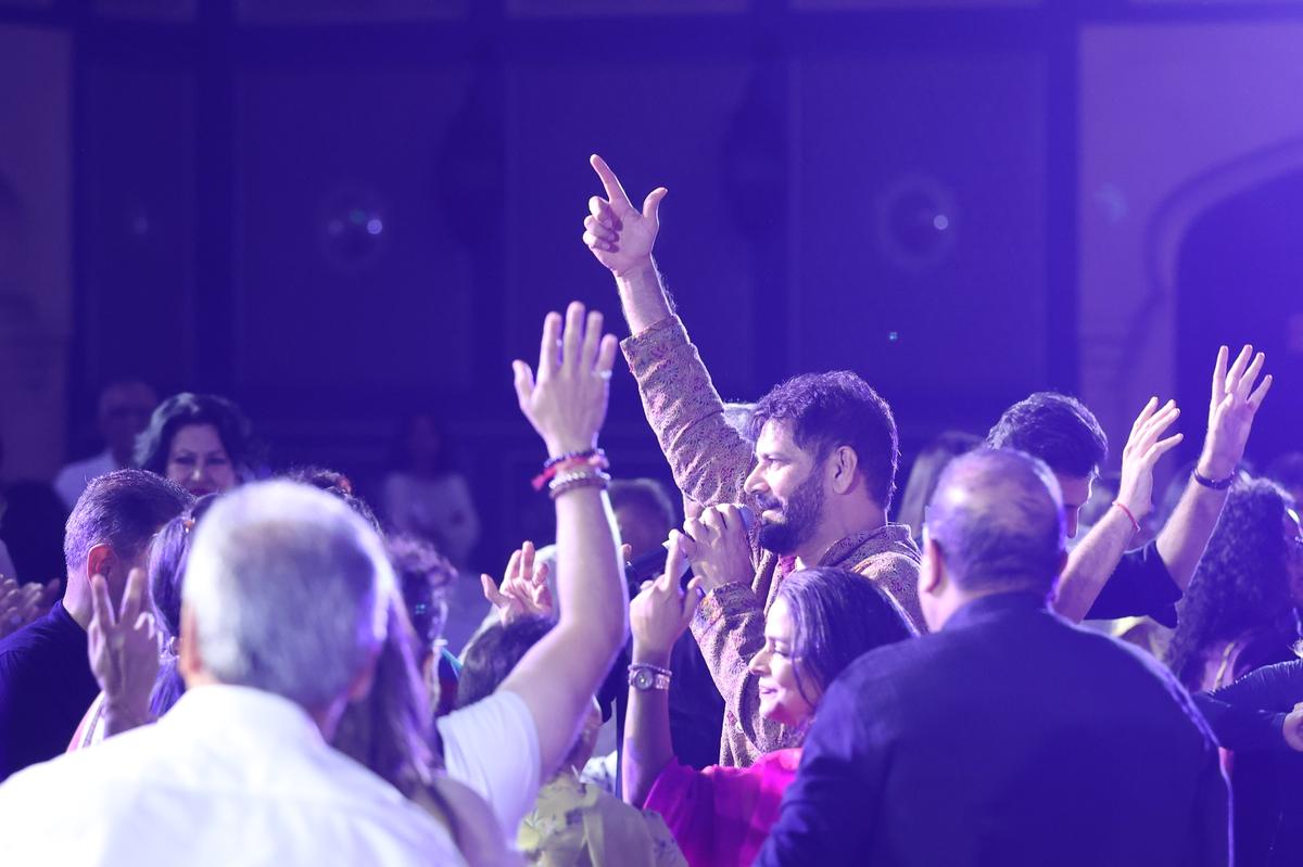 A música de Jassi Jasbir teve momentos calmantes e turbulentos