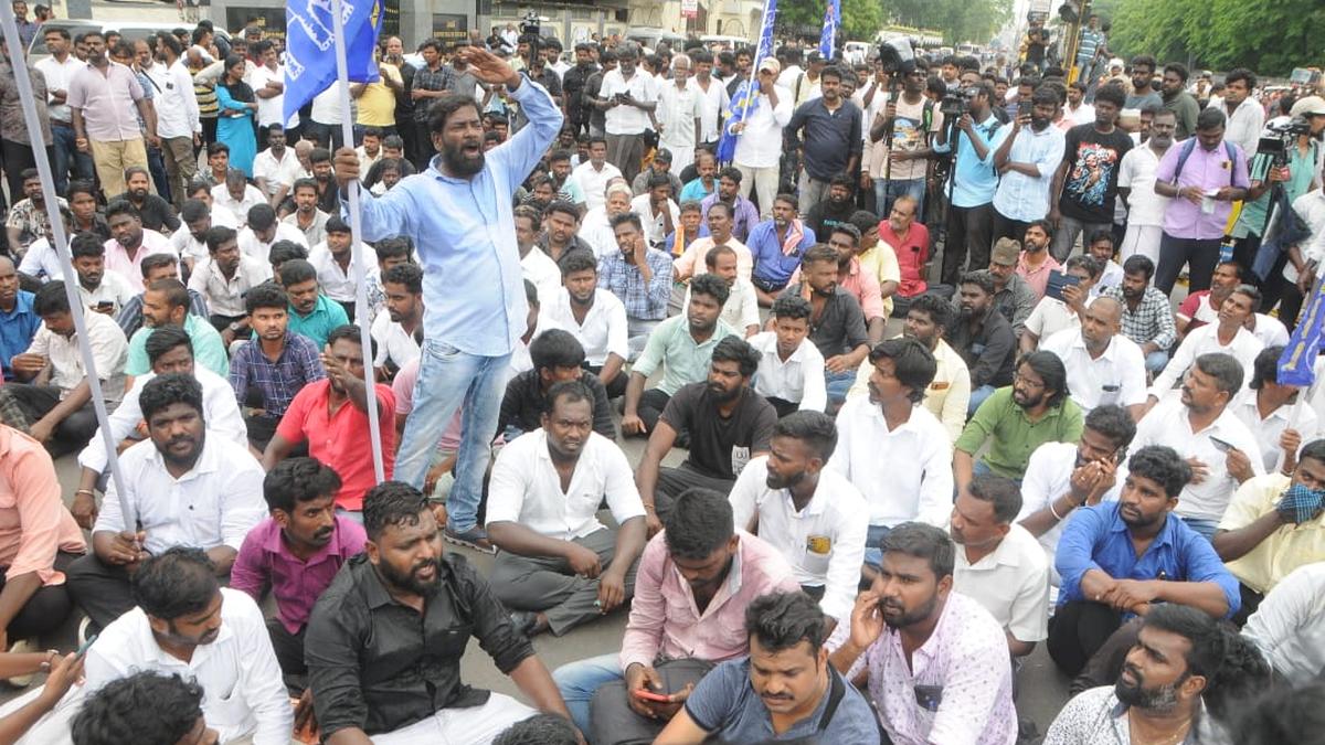 T.N. BSP leader Armstrong murder: Eight arrested; supporters stage road roko in Chennai