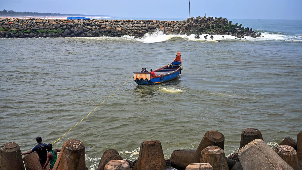 Bodies of fishermen who went missing following boat accident in Muthalapozhi recovered
