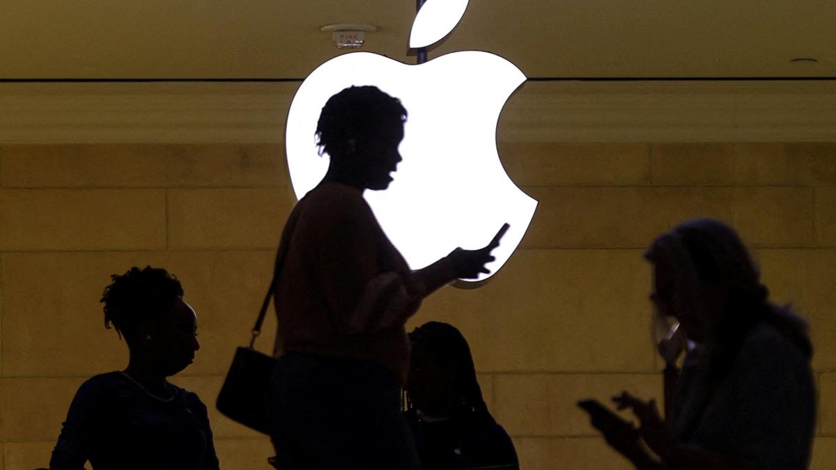 Apple in talks to use Google's Gemini AI to power revamped Siri: Report