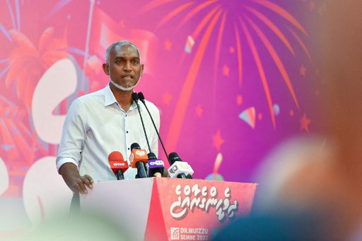 Maldives President-elect Mohamed Muizzu of the People’s National Congress party delivers a speech during a gathering with supporters following the country’s presidential election in Male on October 2, 2023. 