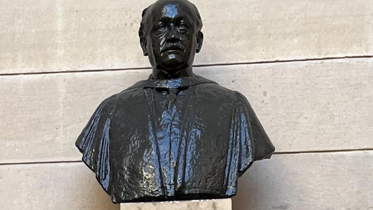 Lutyens and the politics of symbolism
Premium