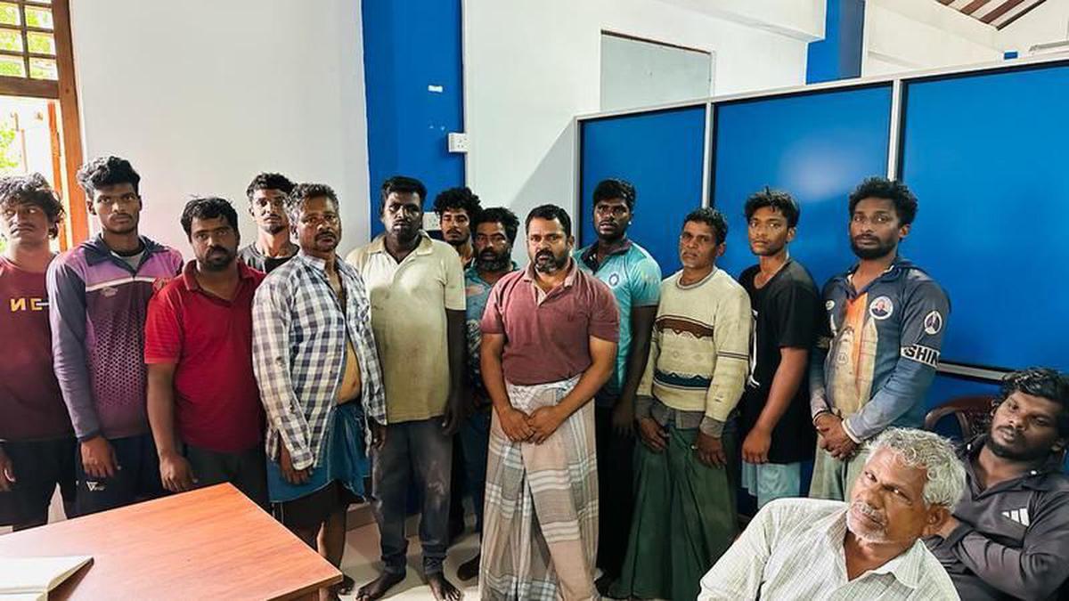 25 Indian fishermen from Tamil Nadu’s Nagapattinam, Mayiladuthurai and ...