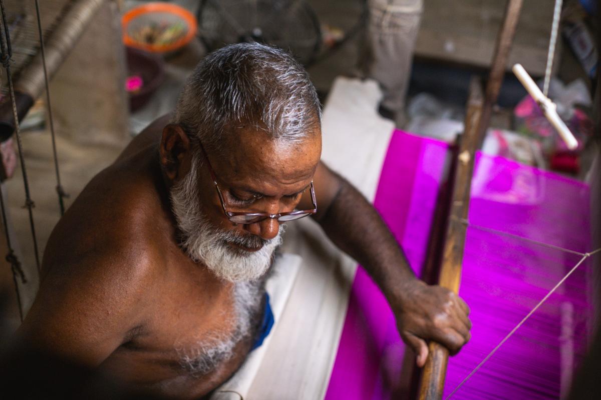 A master weaver in Varanasi