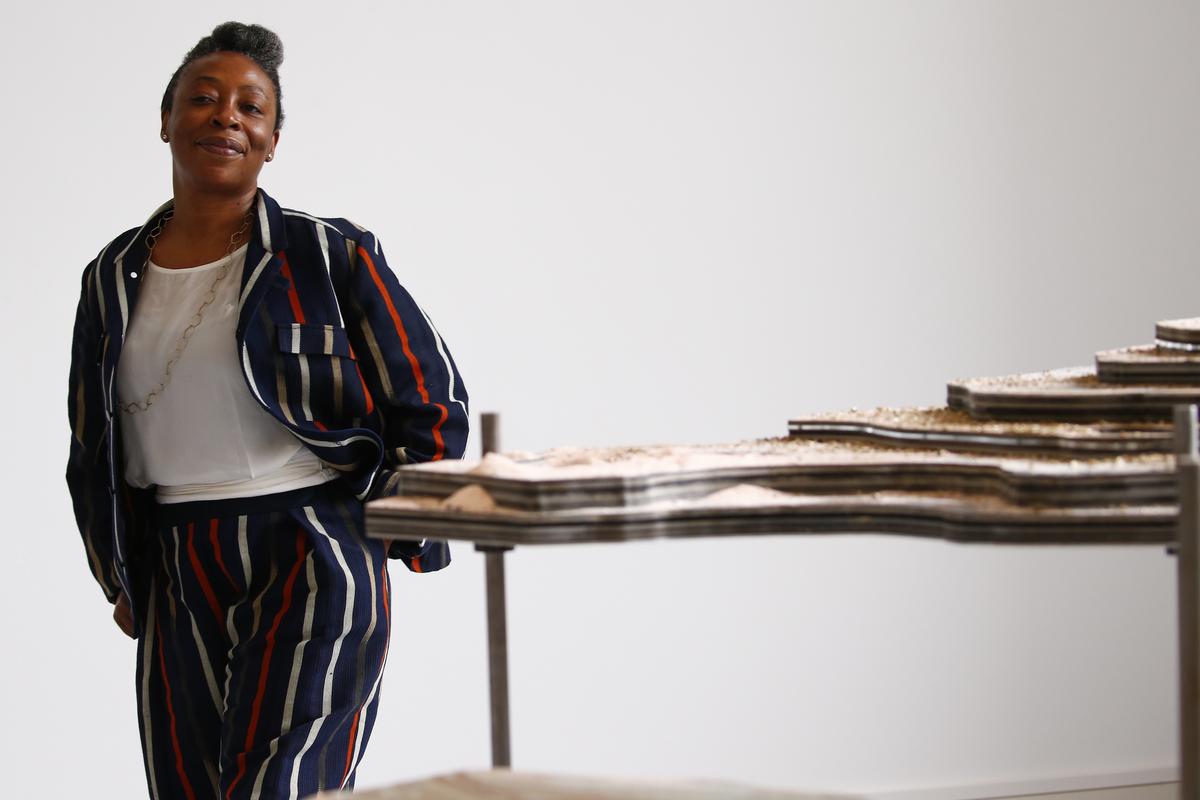 नाइजीरियाई कलाकार ओटोबोंग नकांगा नाइजीरियाई कलाकार ओटोबोंग नकांगा