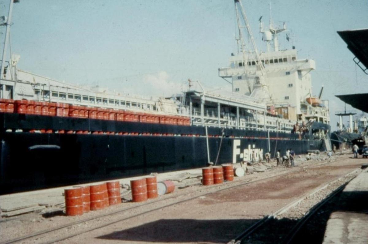 Harsh a jeho tým opustili Indii 3. prosince 1983 na Finnpolaris