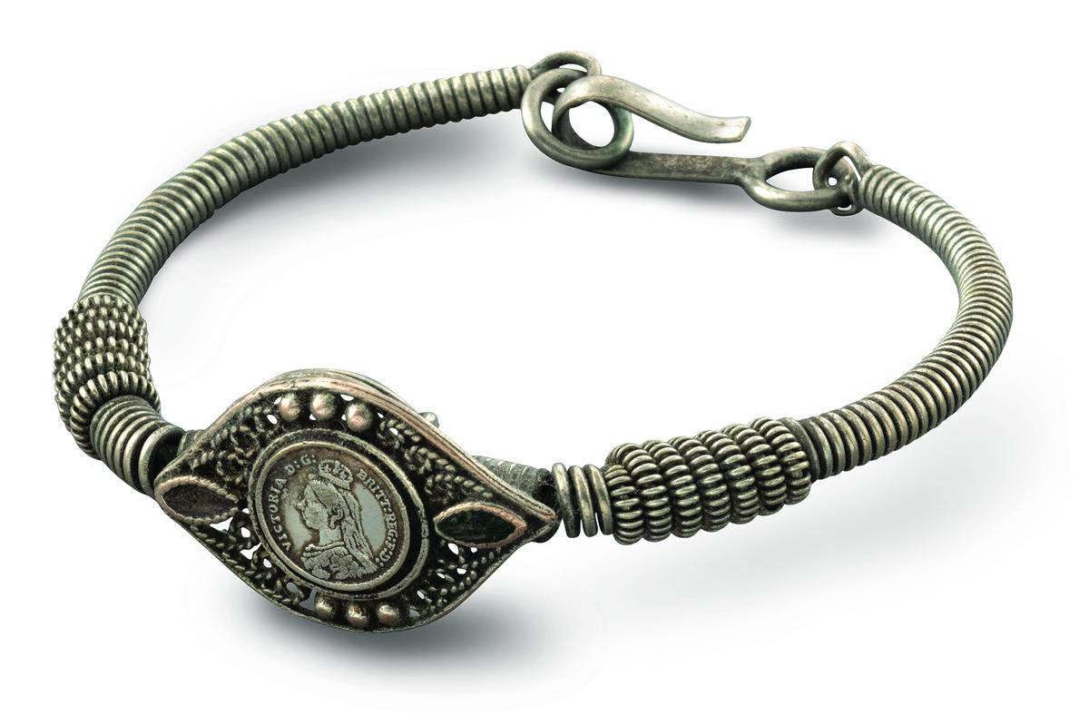 Bracelet from western India, 19th-20th century, silver and stones