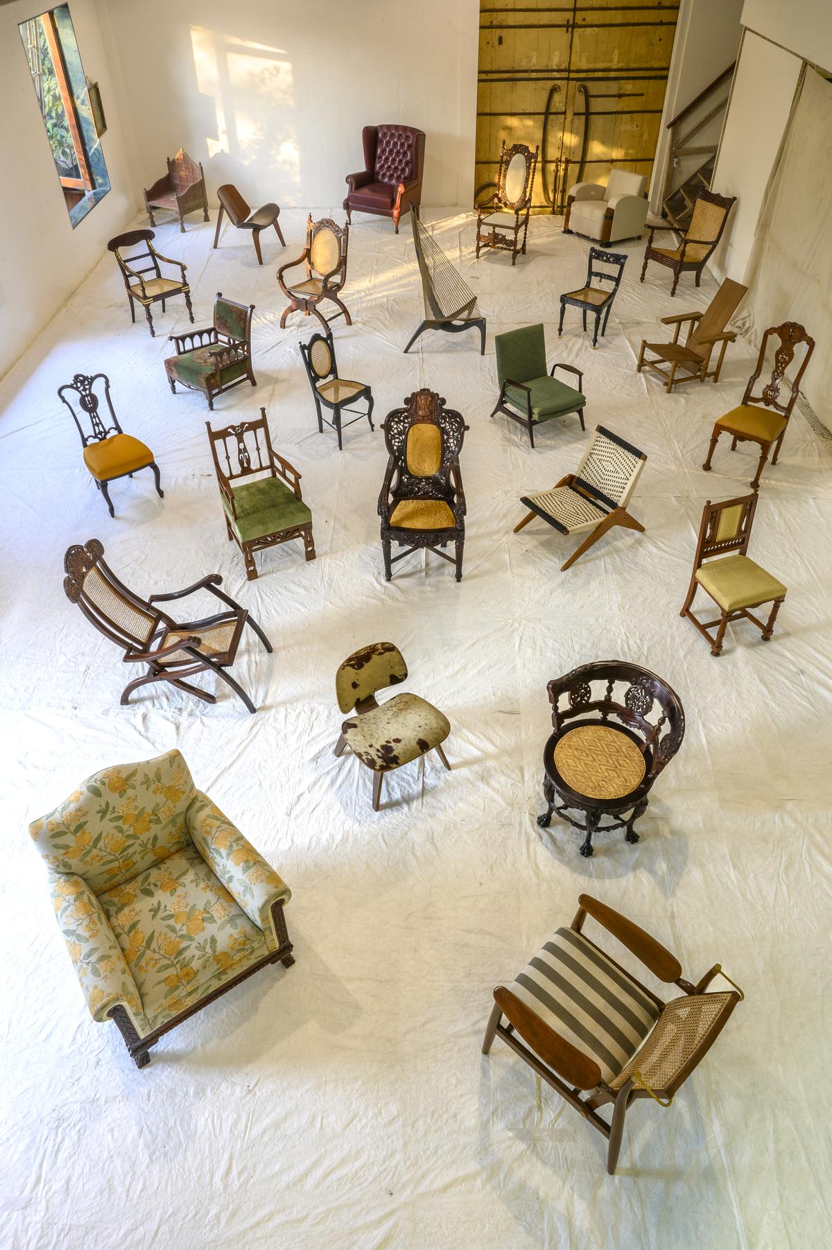 Una storia dell'India attraverso le sedie Una storia dell'India attraverso le sedie