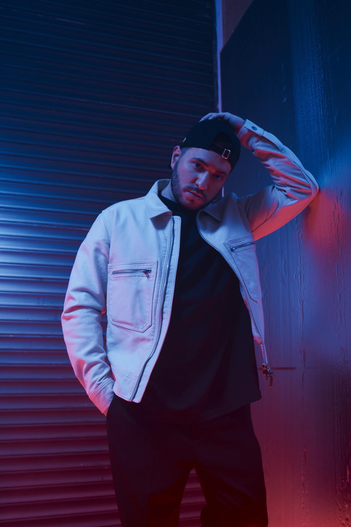 English DJ and music producer Jonas Blue English DJ and music producer Jonas Blue