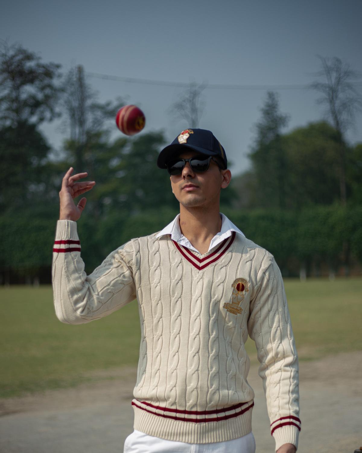  Sunil bats for its classic collars, colour combination of off-white, navy and maroon