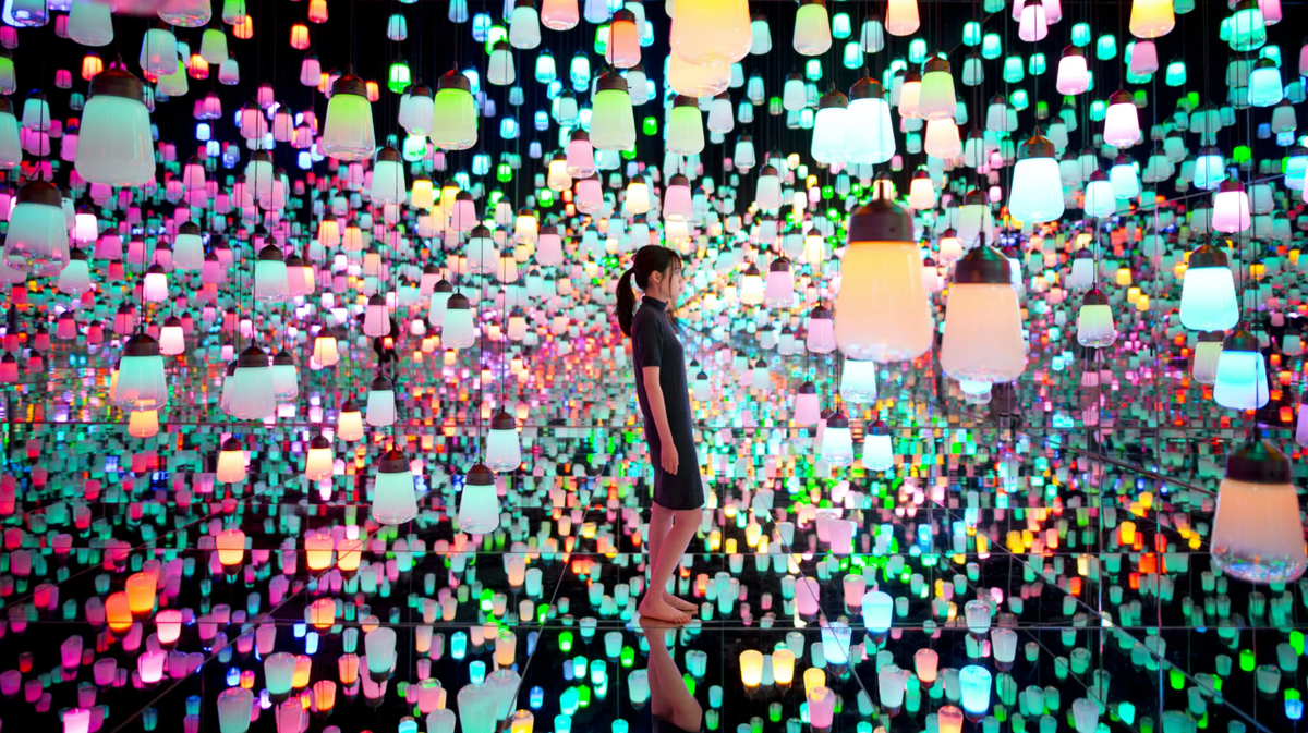 Floresta e Espiral de Lâmpadas Ressonantes Floresta e Espiral de Lâmpadas Ressonantes