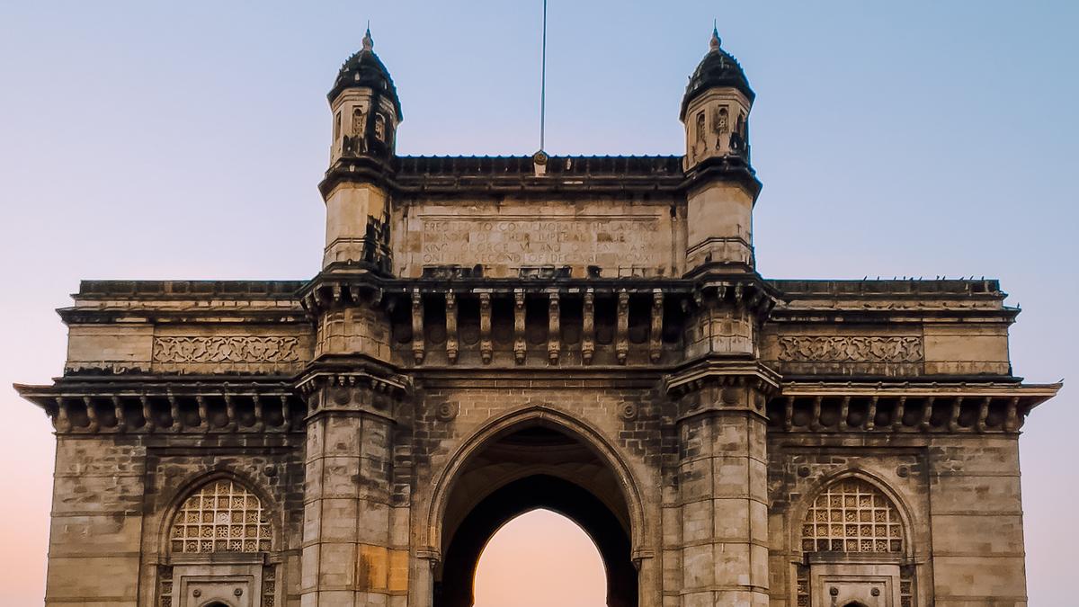 Mumbai cops launch probe as boat from Kuwait arrives at Gateway of India