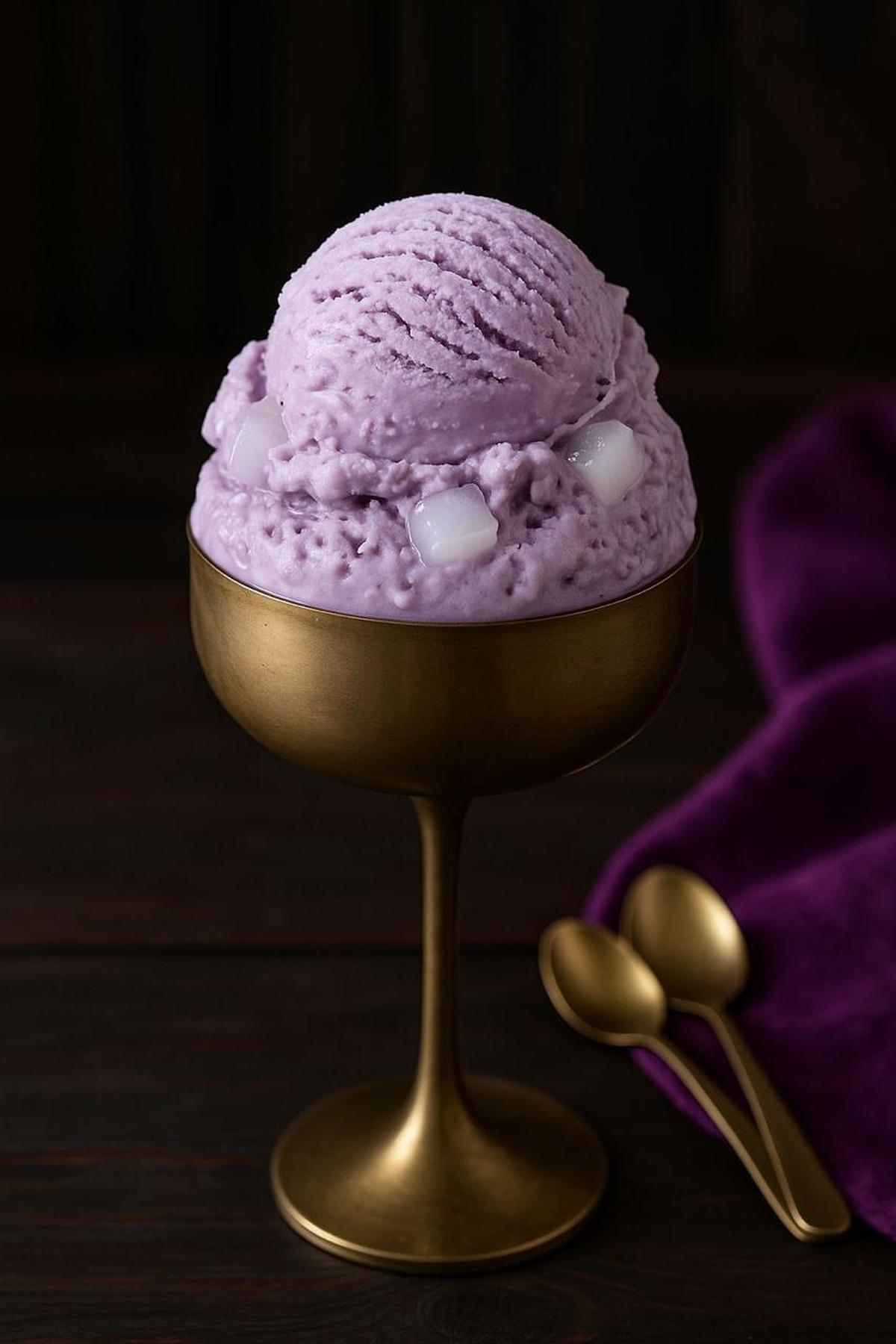 Taro ice cream at Scoop Dawg