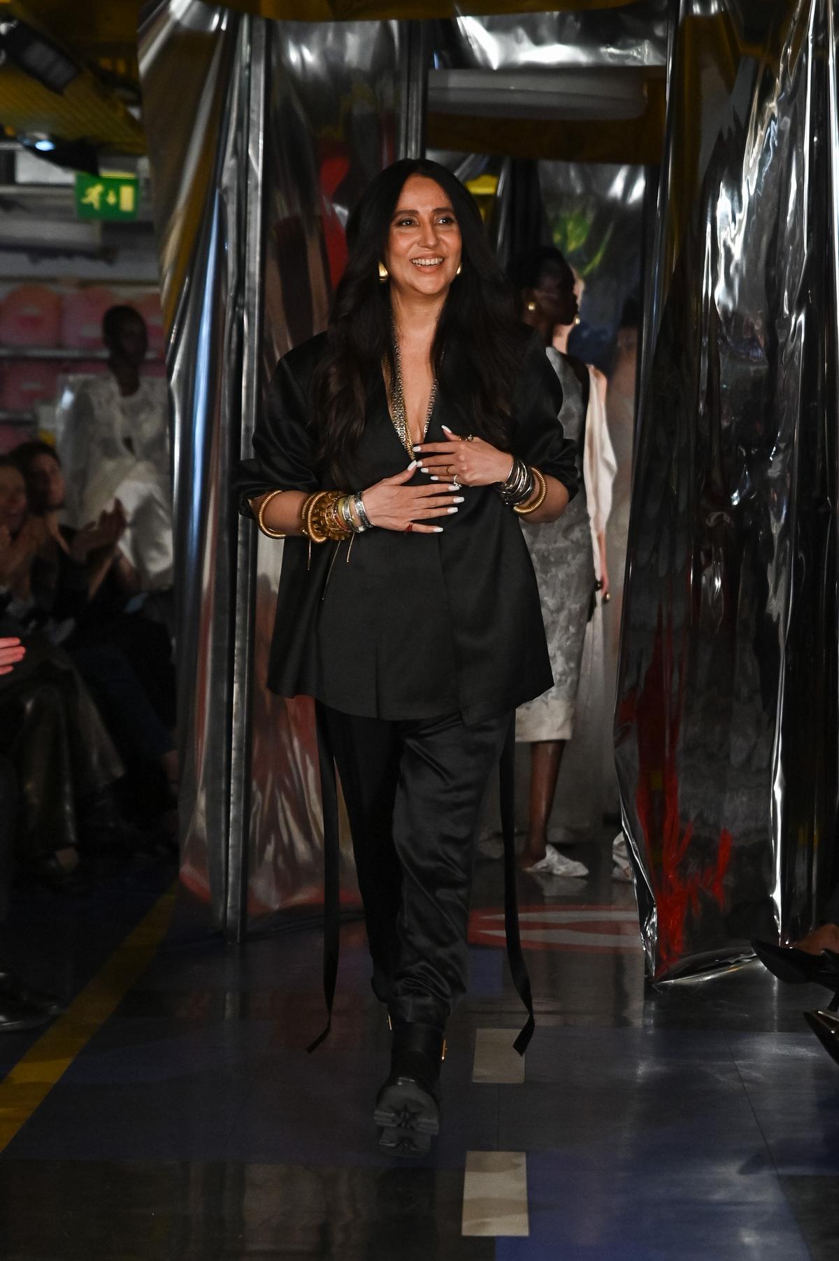  Anamika Khanna attends the AK|OK SS26 show during London Fashion Week 